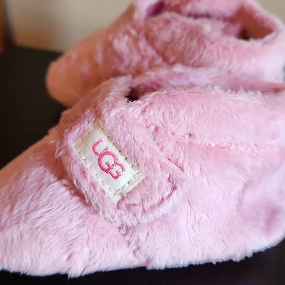 UGG Pink Fuzzy Baby Booties Size 2/3 - Picture 4 of 10